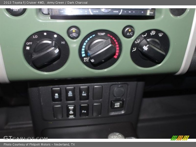 Army Green / Dark Charcoal 2013 Toyota FJ Cruiser 4WD