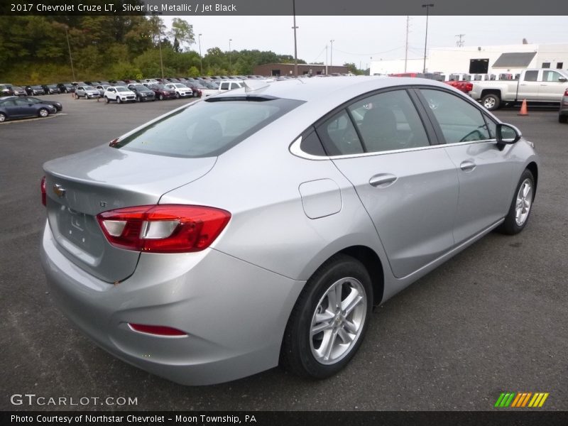 Silver Ice Metallic / Jet Black 2017 Chevrolet Cruze LT