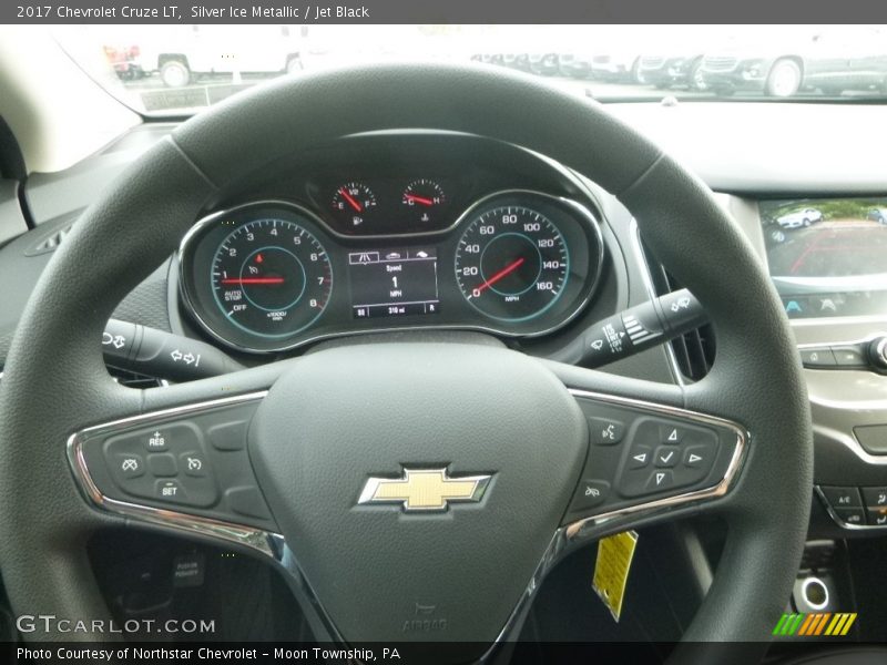 Silver Ice Metallic / Jet Black 2017 Chevrolet Cruze LT