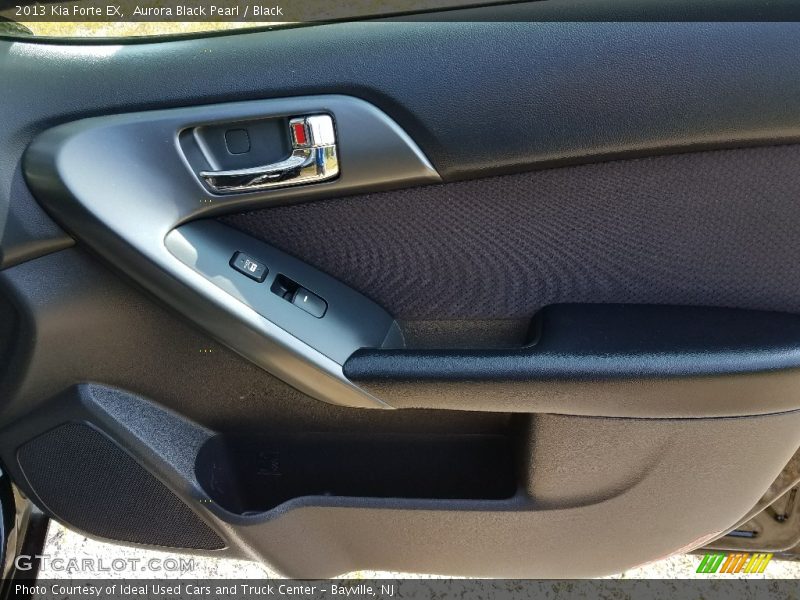 Aurora Black Pearl / Black 2013 Kia Forte EX