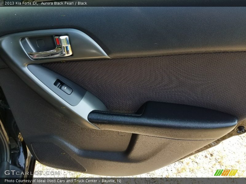 Aurora Black Pearl / Black 2013 Kia Forte EX
