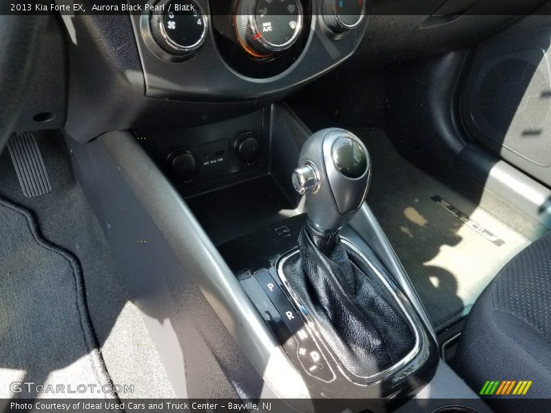 Aurora Black Pearl / Black 2013 Kia Forte EX