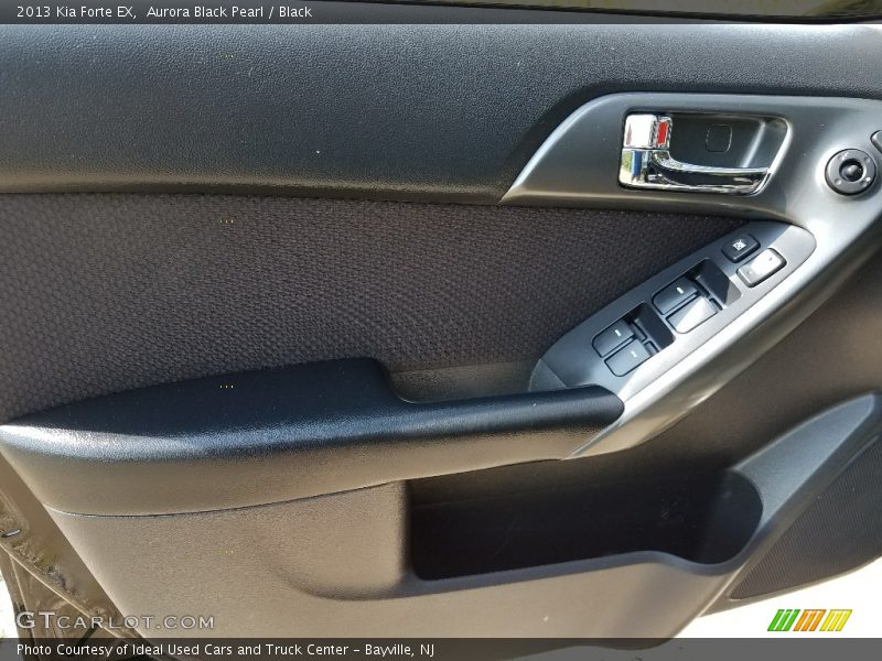 Aurora Black Pearl / Black 2013 Kia Forte EX