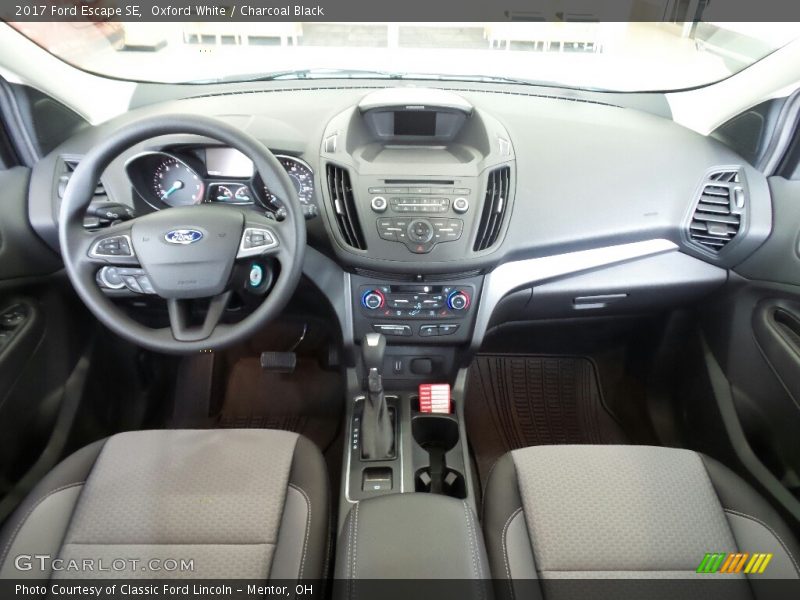 Oxford White / Charcoal Black 2017 Ford Escape SE