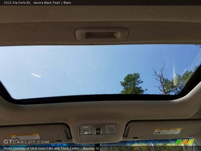 Aurora Black Pearl / Black 2013 Kia Forte EX