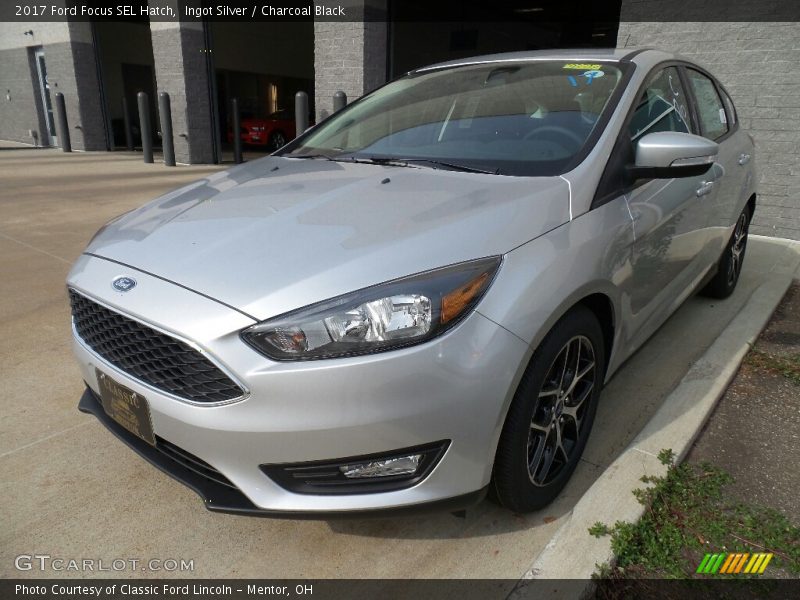 Ingot Silver / Charcoal Black 2017 Ford Focus SEL Hatch