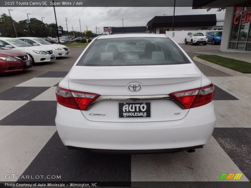 Super White / Ash 2015 Toyota Camry SE