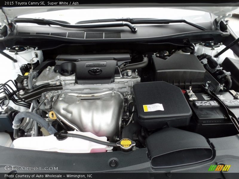 Super White / Ash 2015 Toyota Camry SE