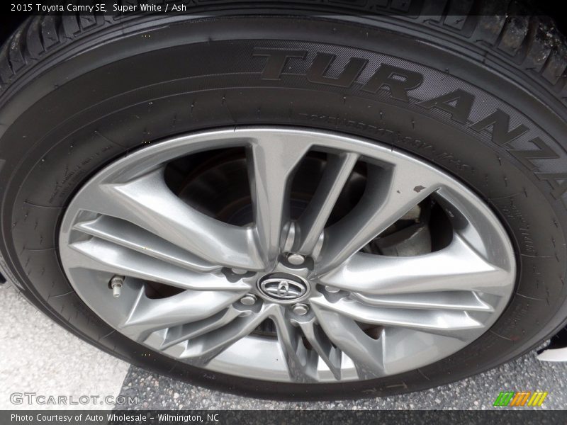 Super White / Ash 2015 Toyota Camry SE