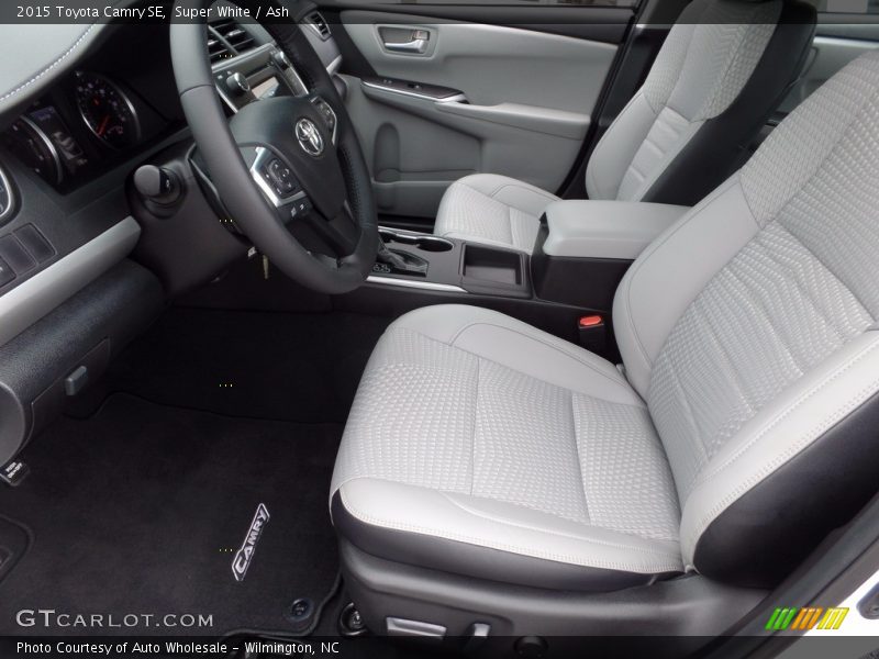 Super White / Ash 2015 Toyota Camry SE