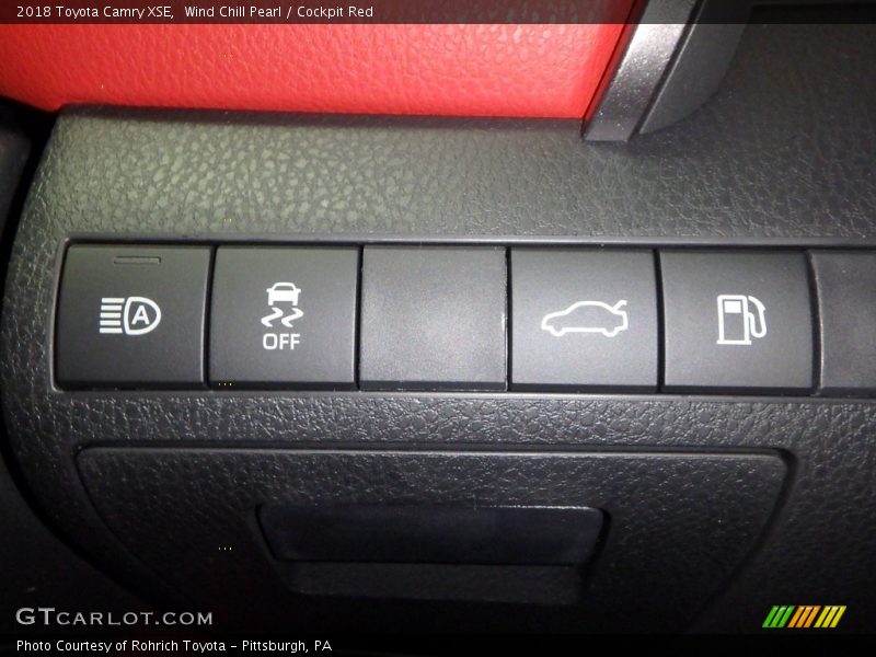 Wind Chill Pearl / Cockpit Red 2018 Toyota Camry XSE