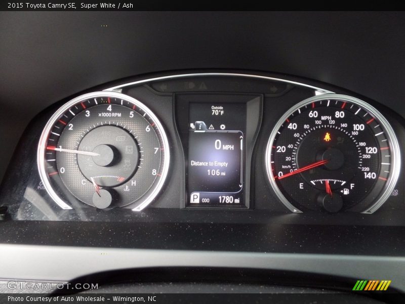 Super White / Ash 2015 Toyota Camry SE