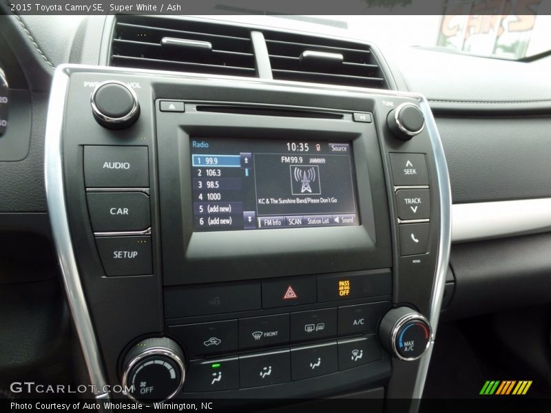 Super White / Ash 2015 Toyota Camry SE