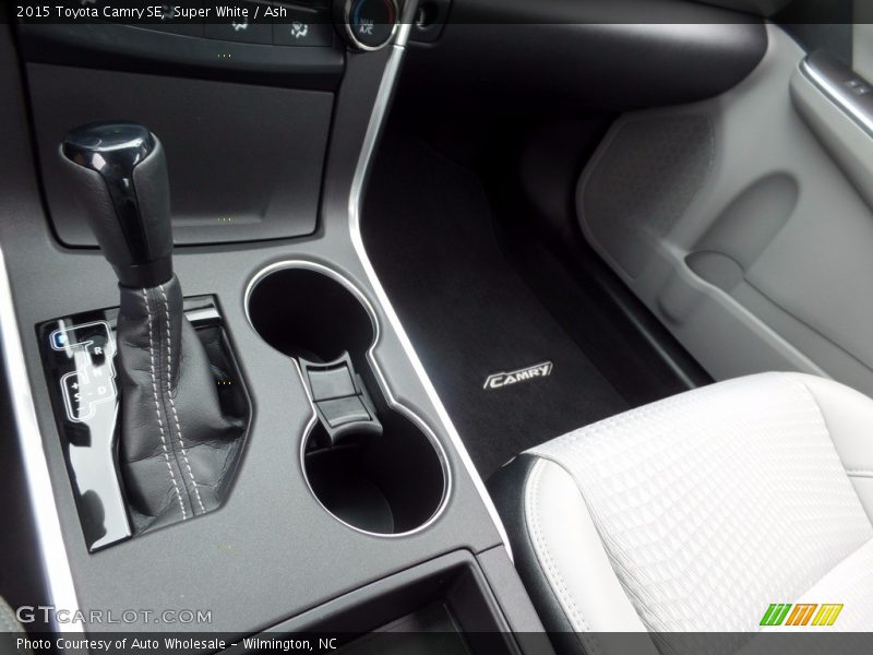 Super White / Ash 2015 Toyota Camry SE