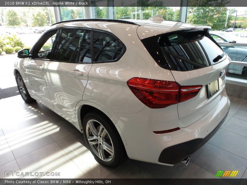 Alpine White / Black 2018 BMW X1 xDrive28i