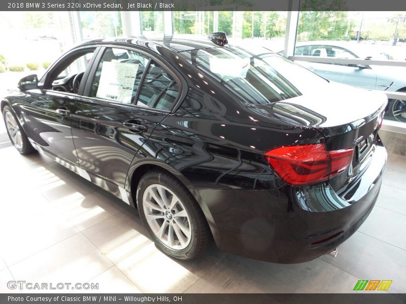 Jet Black / Black 2018 BMW 3 Series 320i xDrive Sedan
