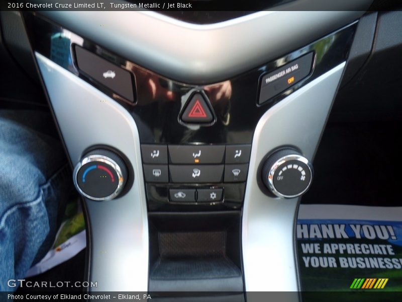 Tungsten Metallic / Jet Black 2016 Chevrolet Cruze Limited LT