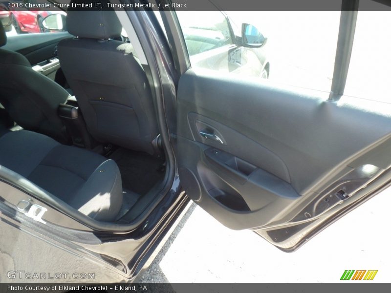 Tungsten Metallic / Jet Black 2016 Chevrolet Cruze Limited LT