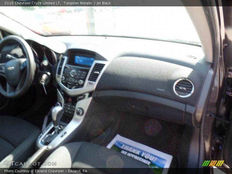 Tungsten Metallic / Jet Black 2016 Chevrolet Cruze Limited LT