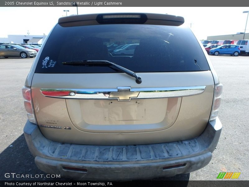 Sandstone Metallic / Light Cashmere 2005 Chevrolet Equinox LS
