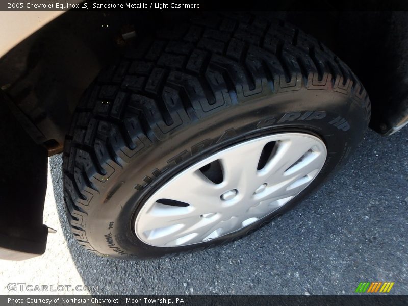 Sandstone Metallic / Light Cashmere 2005 Chevrolet Equinox LS