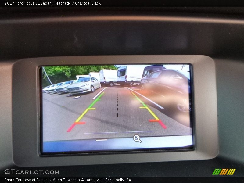 Magnetic / Charcoal Black 2017 Ford Focus SE Sedan