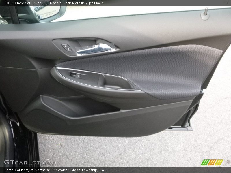 Mosaic Black Metallic / Jet Black 2018 Chevrolet Cruze LT