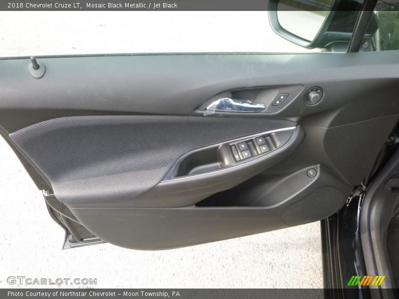 Mosaic Black Metallic / Jet Black 2018 Chevrolet Cruze LT