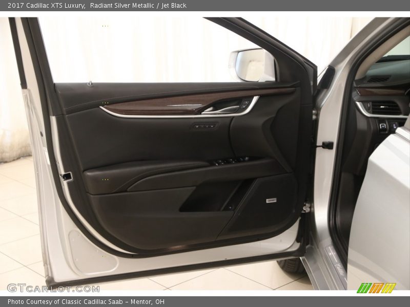 Radiant Silver Metallic / Jet Black 2017 Cadillac XTS Luxury
