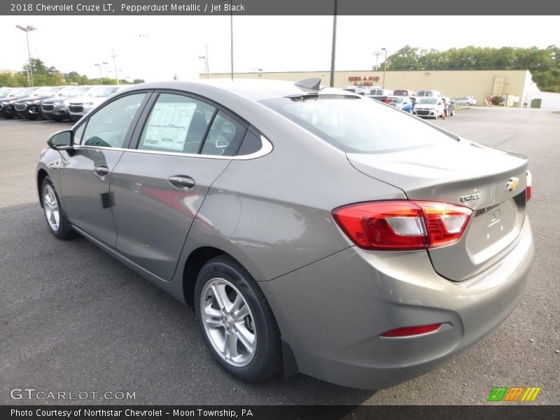 Pepperdust Metallic / Jet Black 2018 Chevrolet Cruze LT