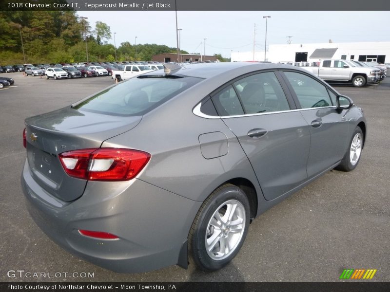 Pepperdust Metallic / Jet Black 2018 Chevrolet Cruze LT