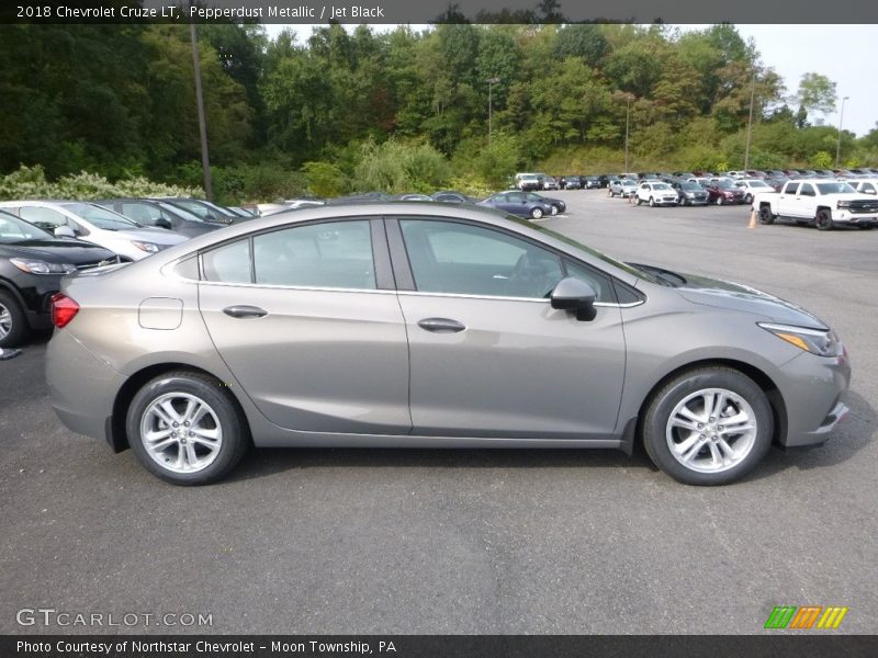 Pepperdust Metallic / Jet Black 2018 Chevrolet Cruze LT