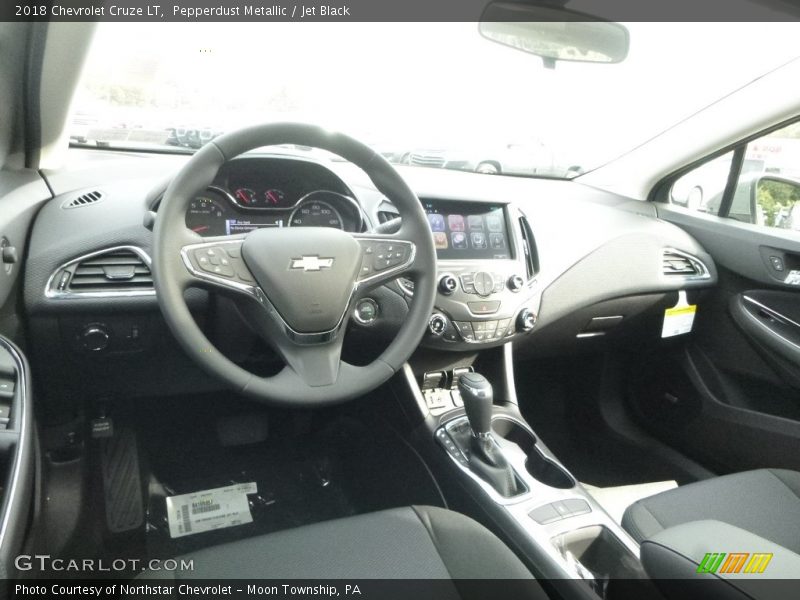 Pepperdust Metallic / Jet Black 2018 Chevrolet Cruze LT