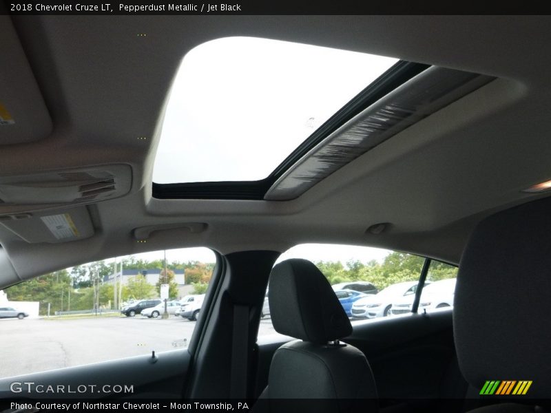 Pepperdust Metallic / Jet Black 2018 Chevrolet Cruze LT