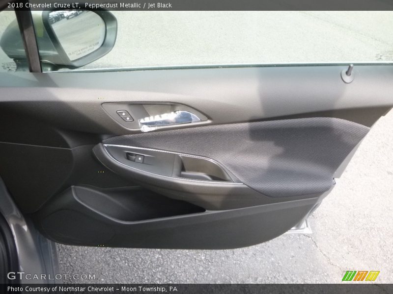 Pepperdust Metallic / Jet Black 2018 Chevrolet Cruze LT