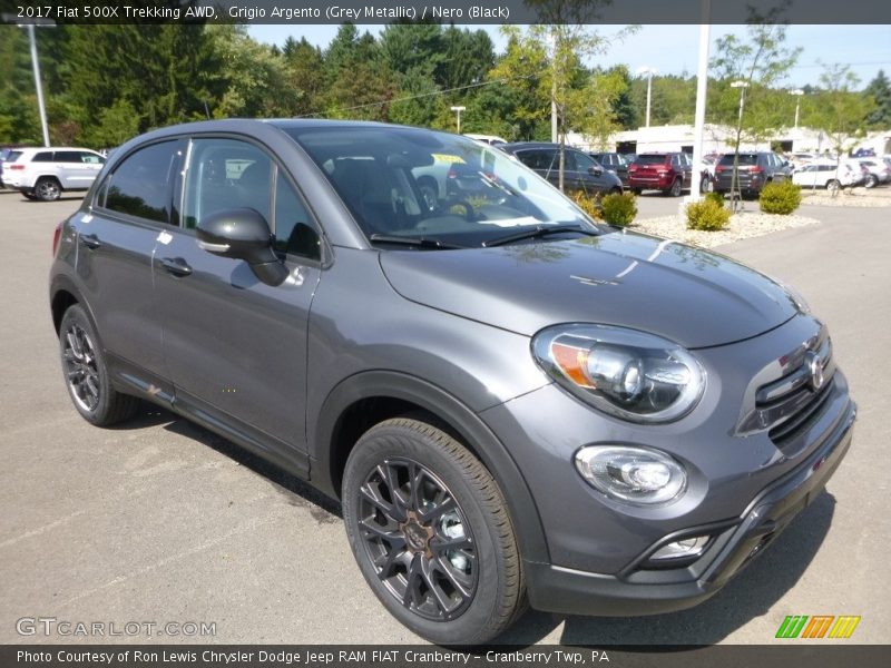 Grigio Argento (Grey Metallic) / Nero (Black) 2017 Fiat 500X Trekking AWD