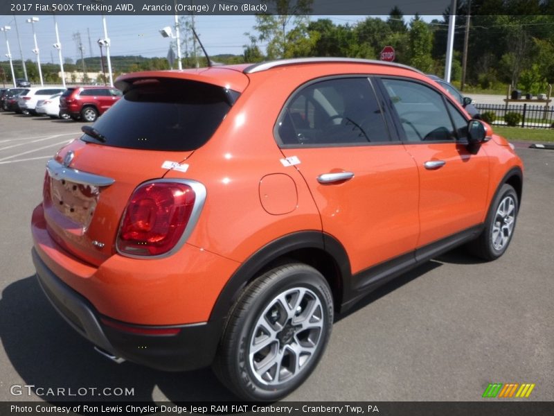 Arancio (Orange) / Nero (Black) 2017 Fiat 500X Trekking AWD