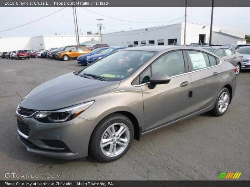 Pepperdust Metallic / Jet Black 2018 Chevrolet Cruze LT