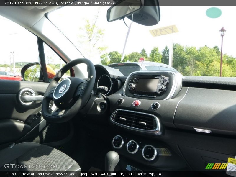 Arancio (Orange) / Nero (Black) 2017 Fiat 500X Trekking AWD