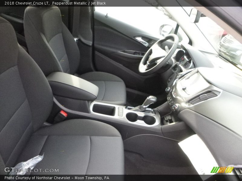 Pepperdust Metallic / Jet Black 2018 Chevrolet Cruze LT