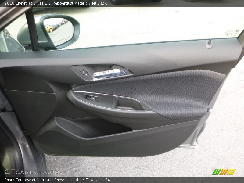 Pepperdust Metallic / Jet Black 2018 Chevrolet Cruze LT