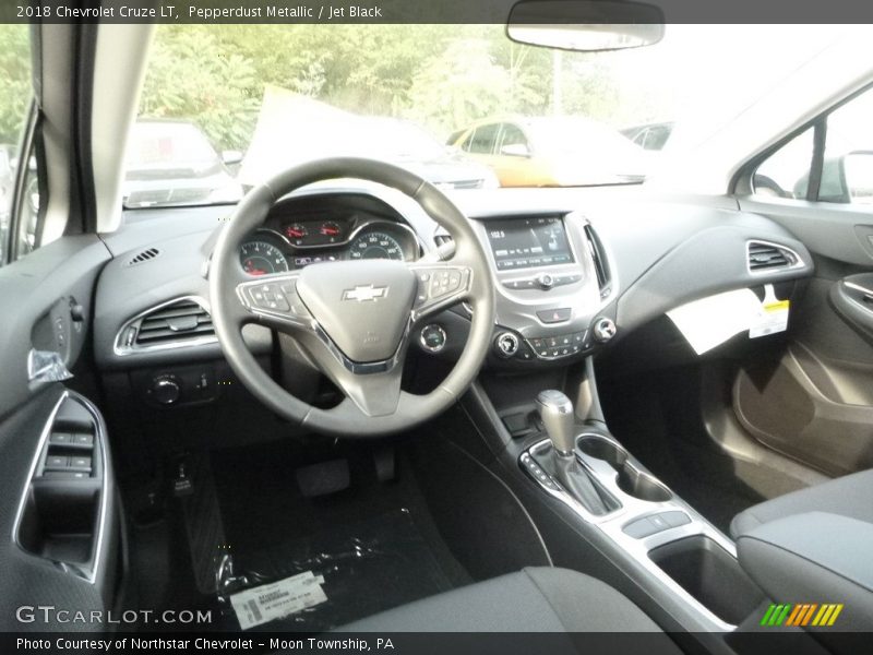 Pepperdust Metallic / Jet Black 2018 Chevrolet Cruze LT