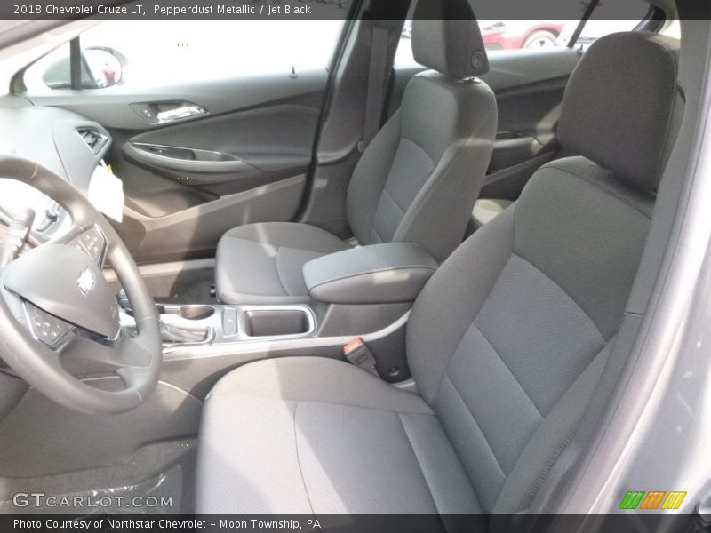 Pepperdust Metallic / Jet Black 2018 Chevrolet Cruze LT