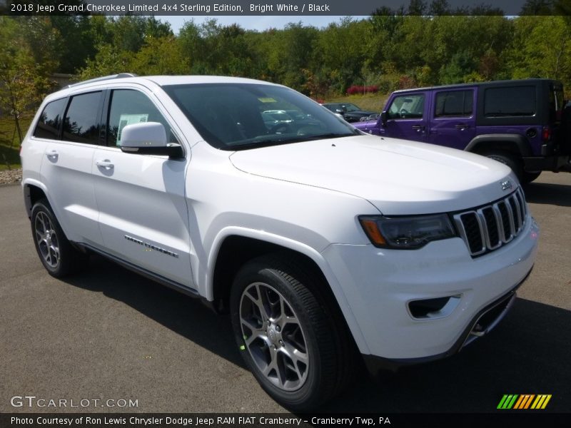 Front 3/4 View of 2018 Grand Cherokee Limited 4x4 Sterling Edition
