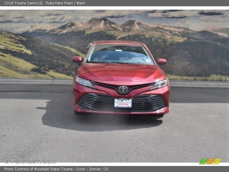 Ruby Flare Pearl / Black 2018 Toyota Camry LE