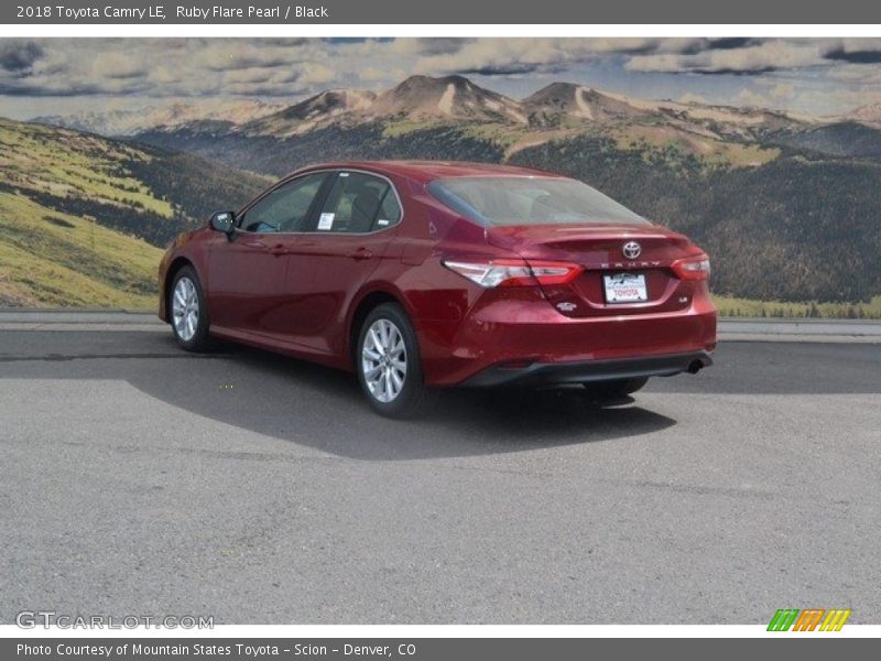 Ruby Flare Pearl / Black 2018 Toyota Camry LE