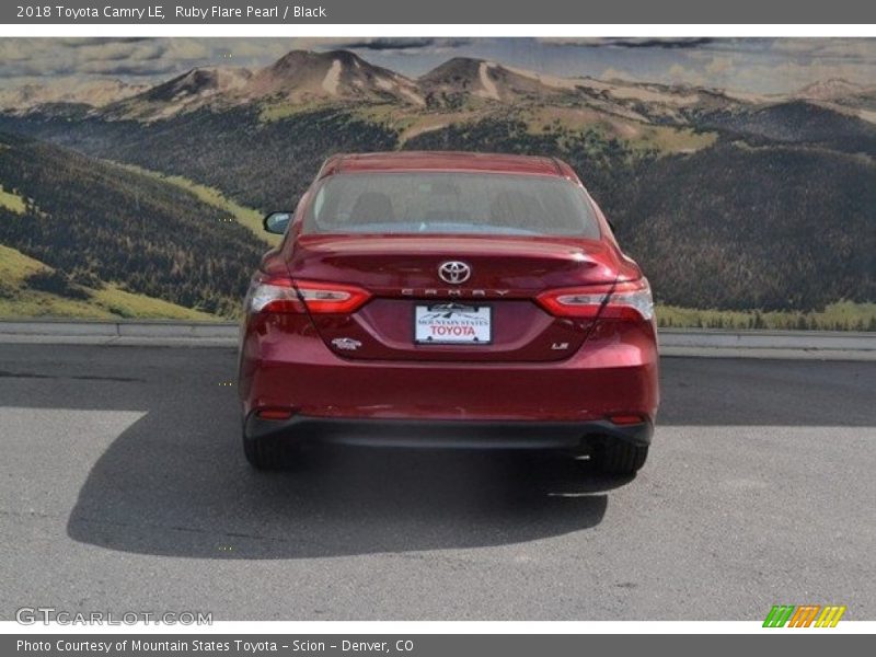 Ruby Flare Pearl / Black 2018 Toyota Camry LE