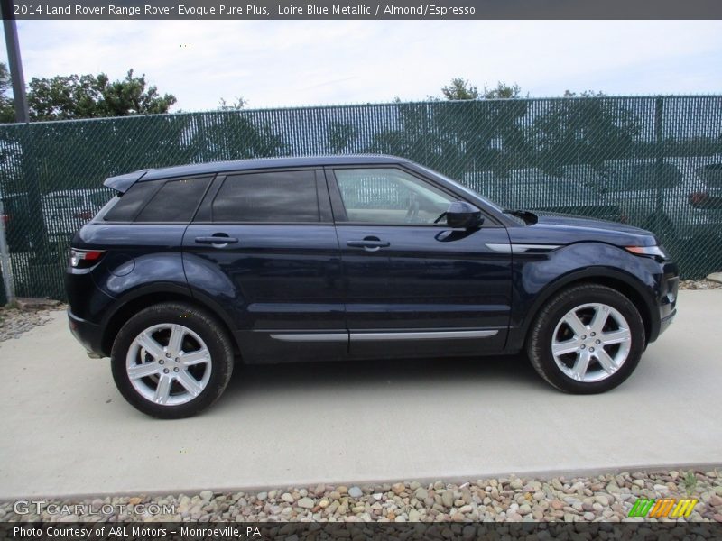 Loire Blue Metallic / Almond/Espresso 2014 Land Rover Range Rover Evoque Pure Plus