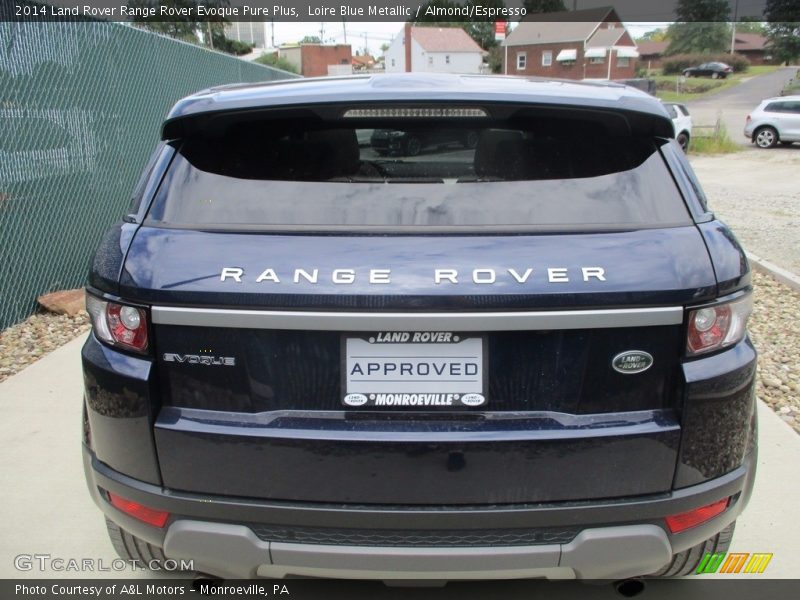 Loire Blue Metallic / Almond/Espresso 2014 Land Rover Range Rover Evoque Pure Plus