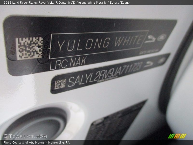 Yulong White Metallic / Eclipse/Ebony 2018 Land Rover Range Rover Velar R Dynamic SE
